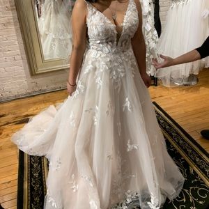 Never used wedding dress